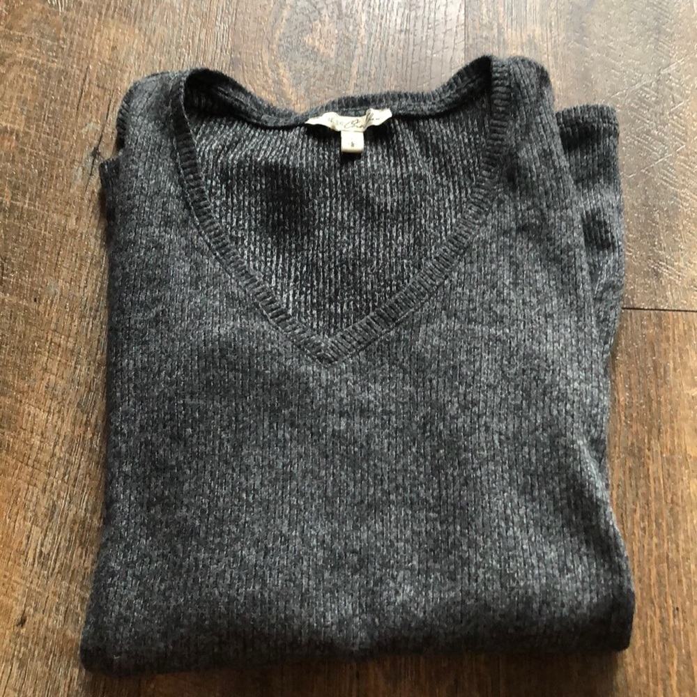 Express lightweight v-neck sweater tee